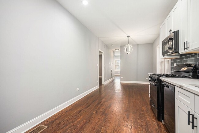 Building Photo - 1702 N Meade Ave