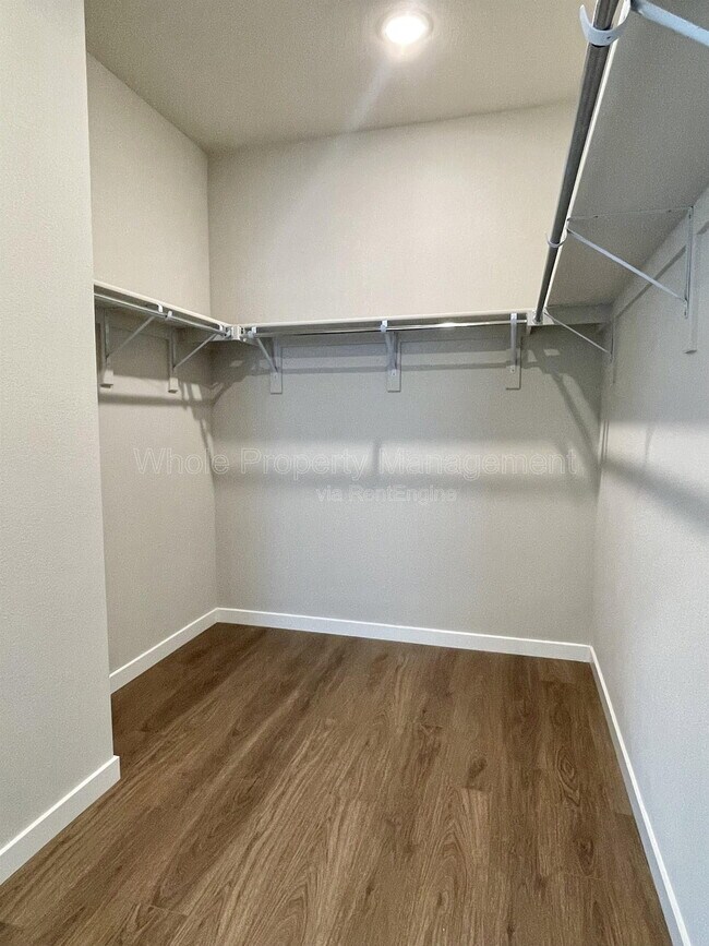 Building Photo - 361 Fox Ln