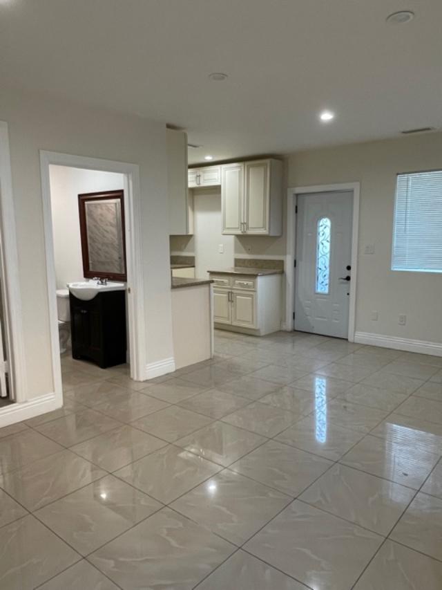 Building Photo - 19158 Schoenborn St