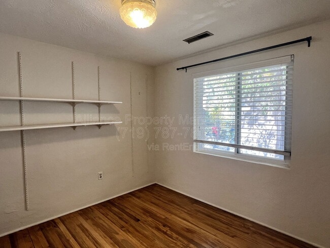 Building Photo - 322 Farragut Ave