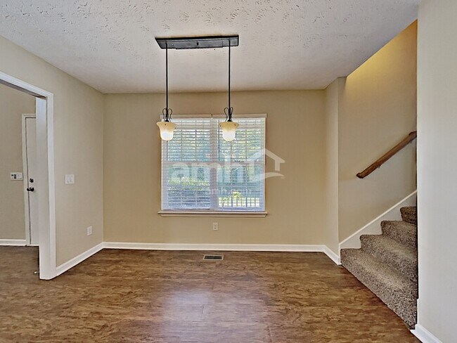 Building Photo - 2327 Devonshire Dr