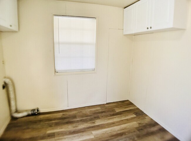 Building Photo - 1012 Mallard Dr