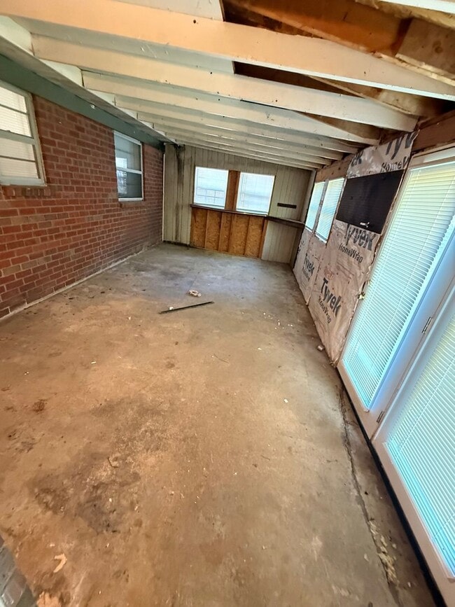 Building Photo - Hillview Area