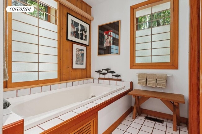 Building Photo - 15 Bull Path Cl