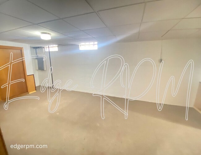 Building Photo - Now Available – Cozy 3 Bed / 2 Bath Ranch!