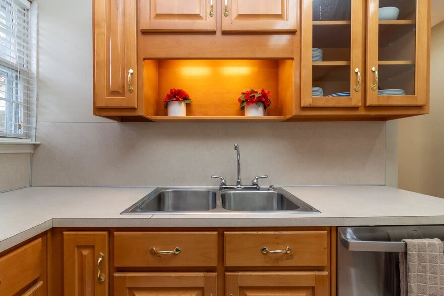 Building Photo - 438 1st Ave