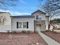 Building Photo - 573 W Oaks Dr