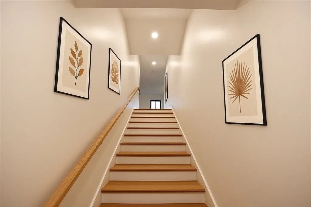 Building Photo - 12 George St