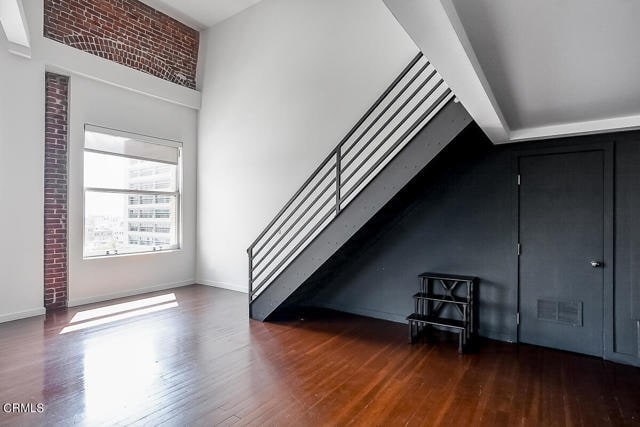 Building Photo - 257 S Spring St