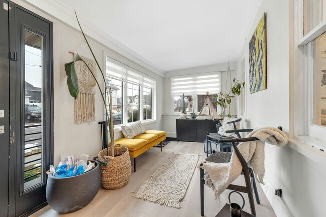 Building Photo - 67 Hillcrest Rd