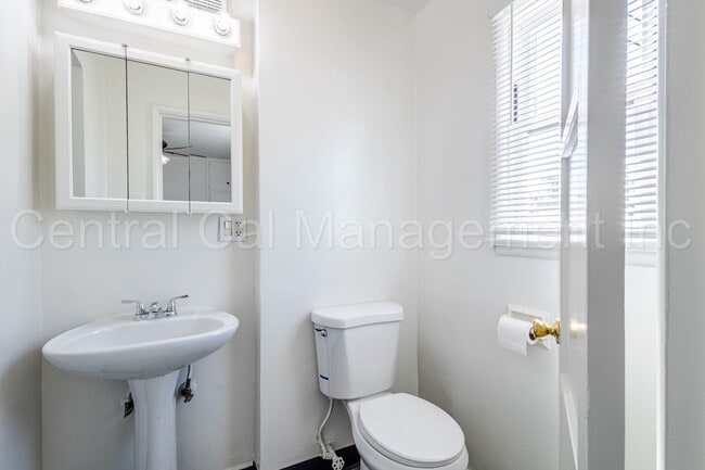 Building Photo - 2825 Park Way