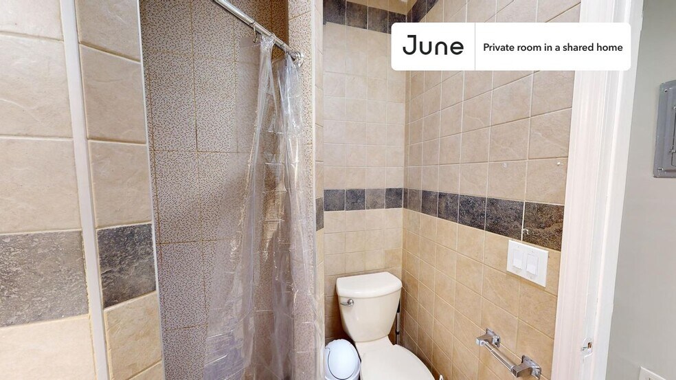 Building Photo - Private bedroom in 4 bed/2 bath Home