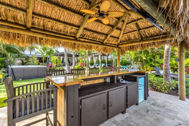 Building Photo - 2004 NE 17th Way