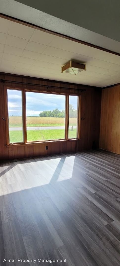 Building Photo - 3 br, 1 bath House - 9108 Township Road K