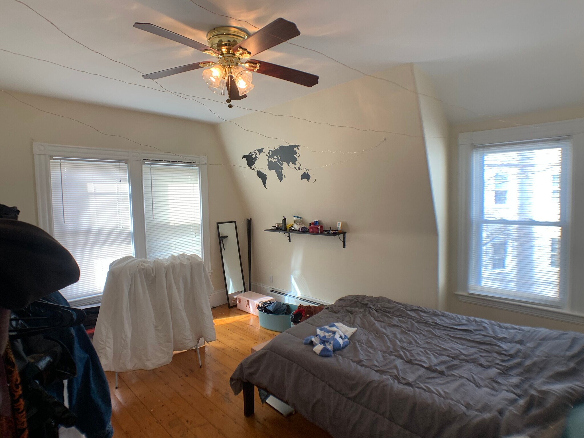 Building Photo - 166 Magazine St