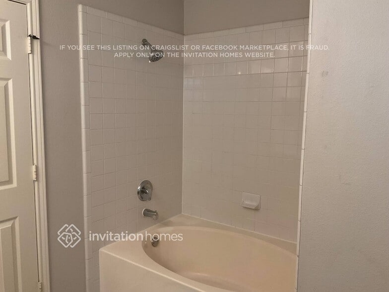 Building Photo - 3717 Tulip Tree Dr