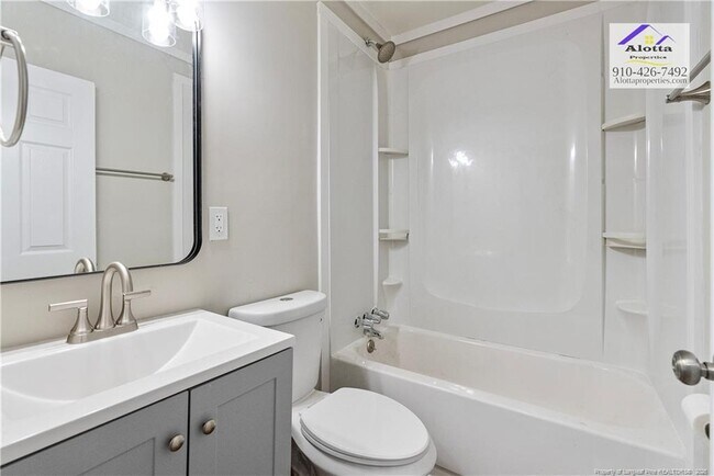 Building Photo - 207 S Windsor Dr