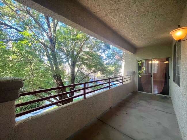 Building Photo - COMING SOON!! CUTE 3 BD/2BA CONDO LOCATED ...