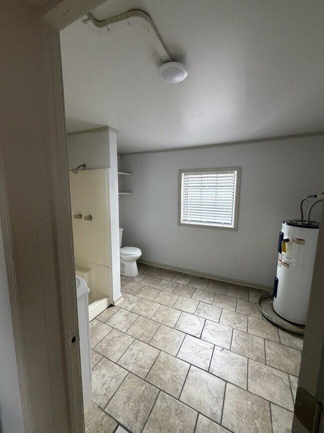 Building Photo - 1402 Worth St SW