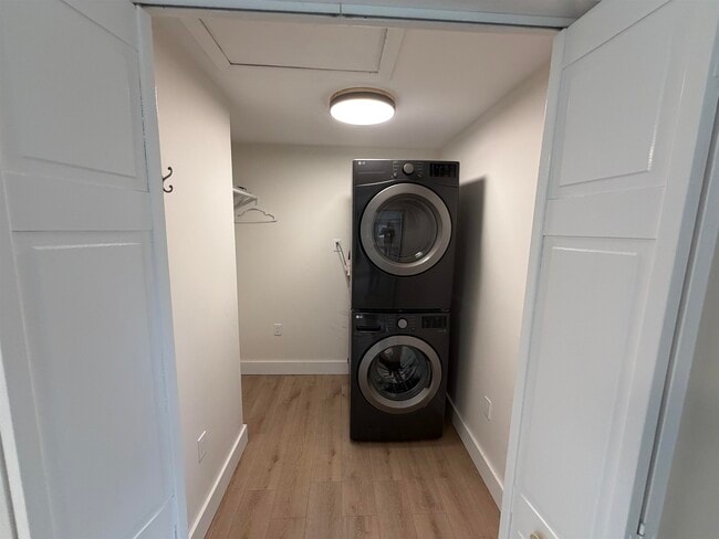 Building Photo - 27 Flint Pond Dr