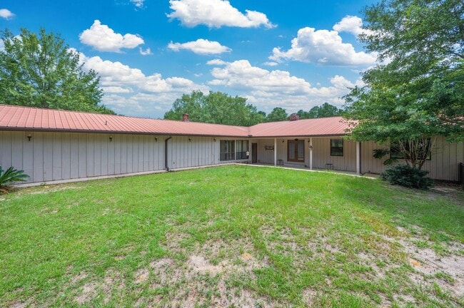 Building Photo - 803 Ingle Rd