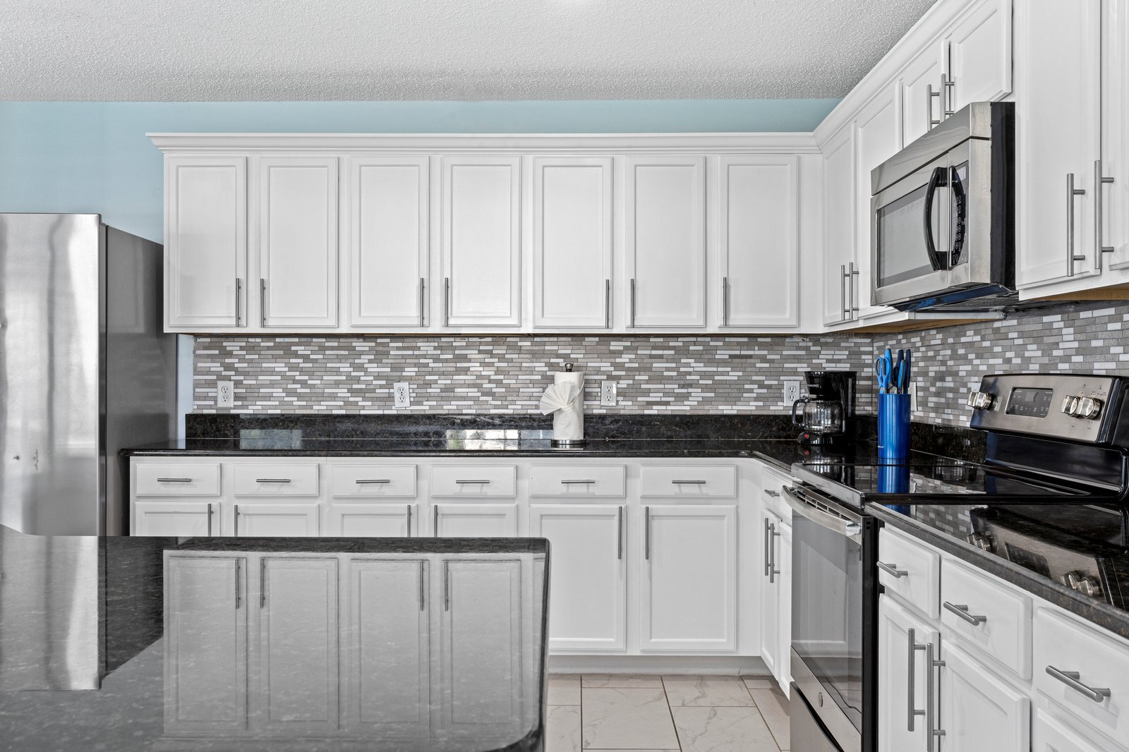 Building Photo - 642 Elderberry Dr