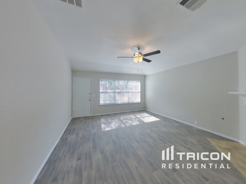 Building Photo - 8425 Asheville Ln