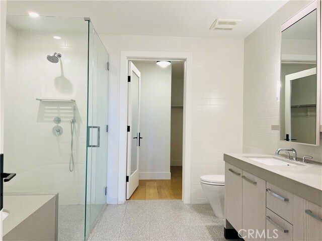 Building Photo - 10777 Wilshire Blvd