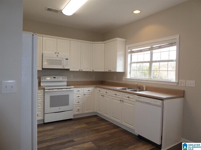 Building Photo - 2419 Forest Lakes Ln