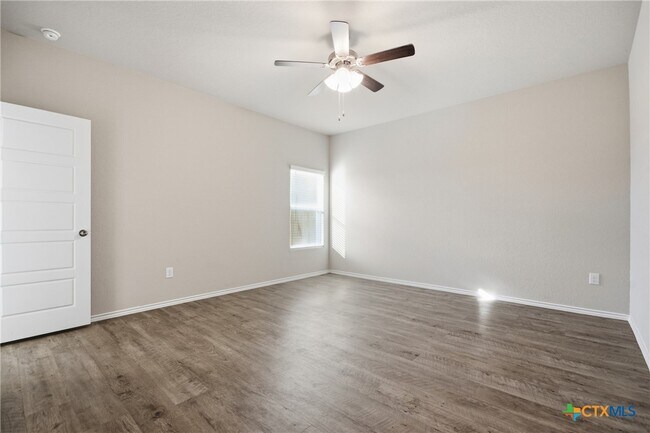 Building Photo - 292 Legacy Cir