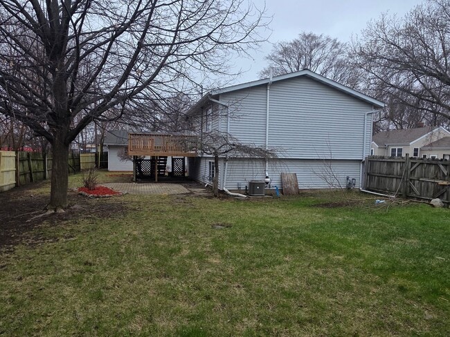 Building Photo - Updated 3 bedroom Kenosha home