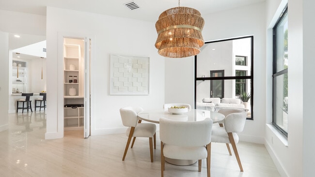 Building Photo - 17400 Rosella Rd