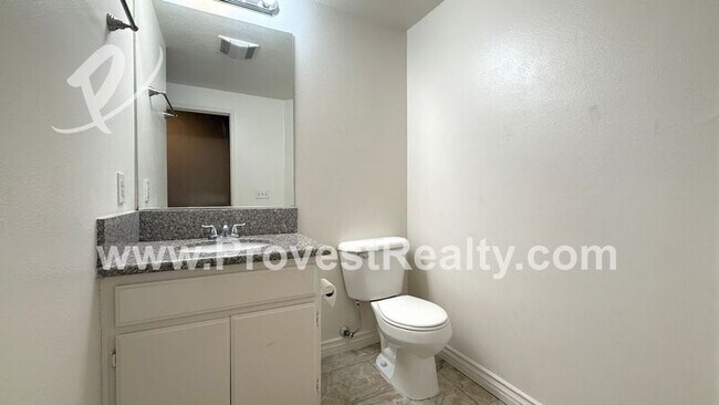 Building Photo - 15015 Kitfox Ln