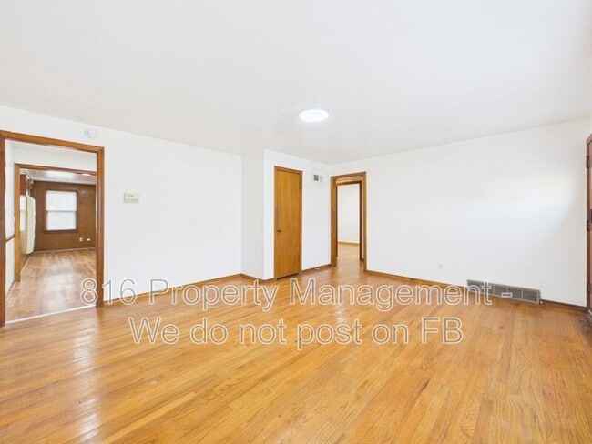 Building Photo - 11307 E 77th Terrace