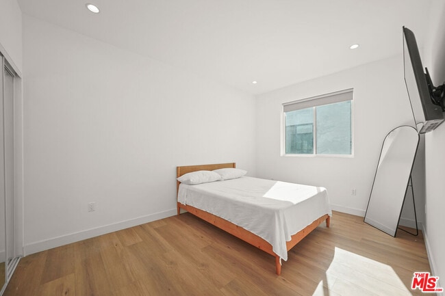 Building Photo - 13692 Erwin St