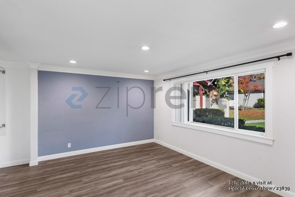 Building Photo - 686 Whitewater Ct