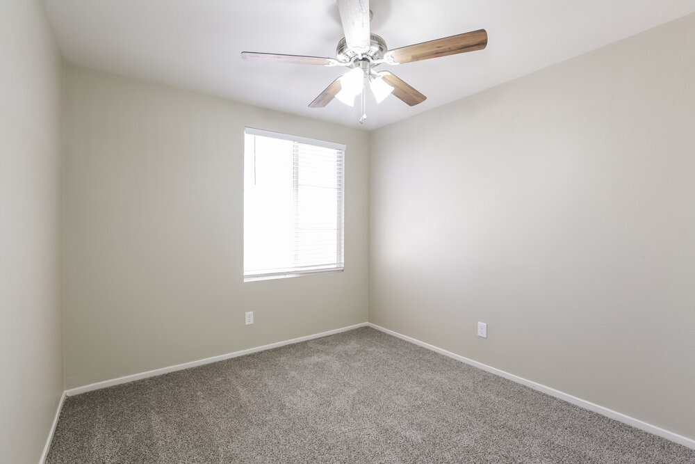 Building Photo - 1825 Klamath Falls Way