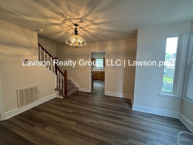 Building Photo - 813 Gilmer Ave NW