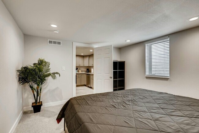 Building Photo - 9875 E 22nd Ave