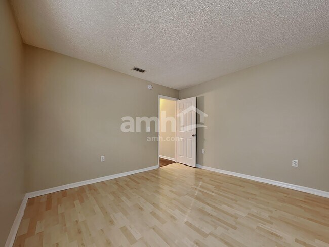 Building Photo - 3293 Carlotta Rd