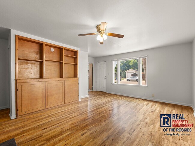 Building Photo - Spacious Home Near CSU w/ Flexible Basemen...