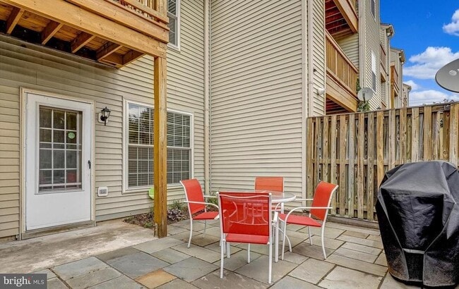 Building Photo - 6809 Stone Maple Terrace