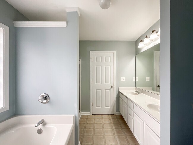 Building Photo - 3021 Gloxinia Rd