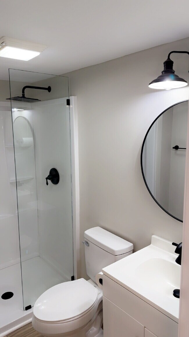 Building Photo - Affordable Co Living 2 Bedroom 1 Bathroom Home Available Now $850/mo rent