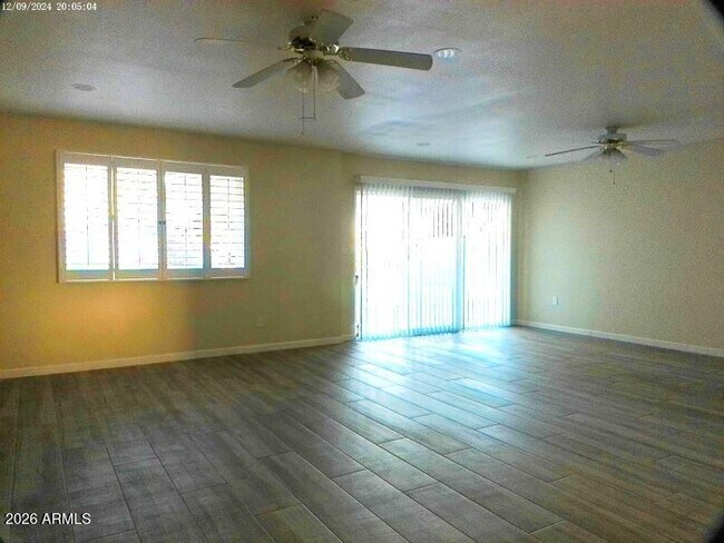 Building Photo - 11644 N Balboa Dr