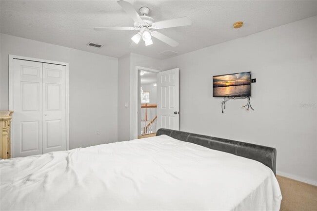 Building Photo - 9727 Mountain Lake Dr