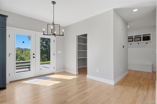 Building Photo - 112 Pine Grove Rd