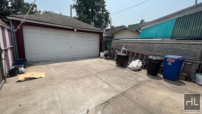 Building Photo - EAST 46 STREET