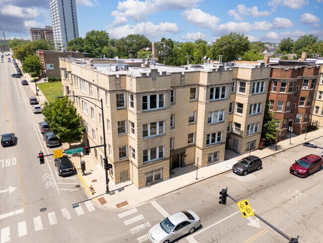 Primary Photo - 102 N Hamlin Ave