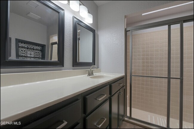 Building Photo - 6412 Via Aventura Dr